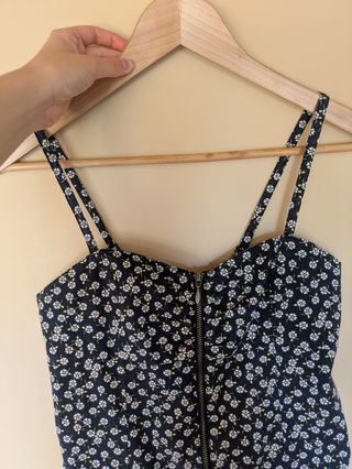 Mono corto floral - blanco y negro
