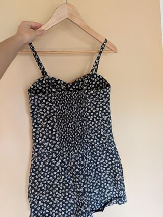 Mono corto floral - blanco y negro
