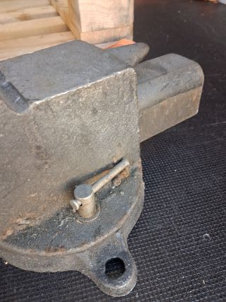 Tornillo de banco antiguo