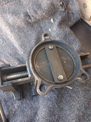 Tornillo de banco antiguo