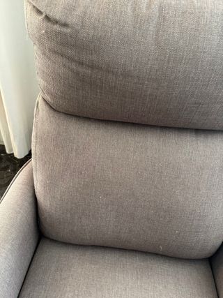 Sillón reclinable y elevador gris