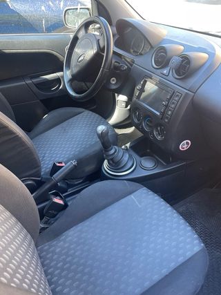 Ford Fiesta 2004