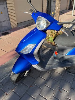Piaggio Fly 125 azul