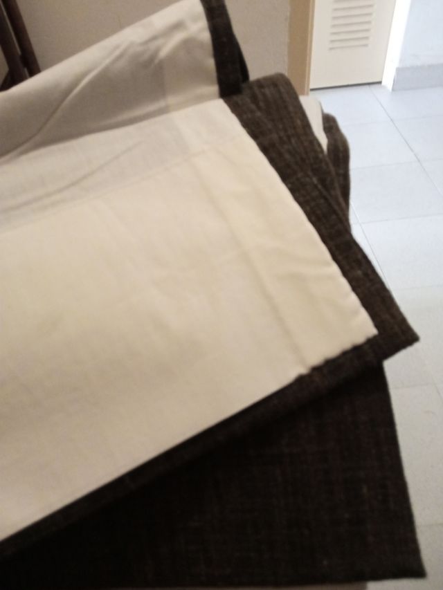 Cortinas marrones de tela