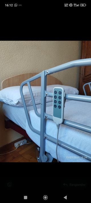 Cama articulada hospitalaria