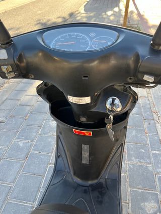Yamaha Vity 125cc - Scooter Negro