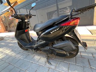 Yamaha Vity 125cc - Scooter Negro