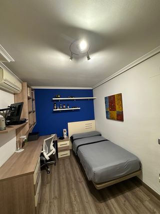 Piso 1º con ascensor 
llamar 606013317