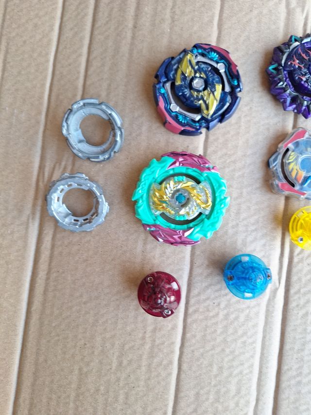 Lote Peonzas Beyblade