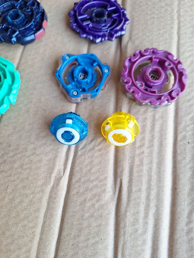 Lote Peonzas Beyblade