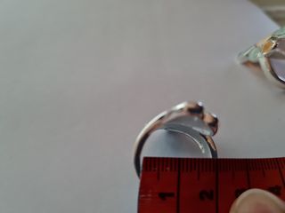 Anillo plateado multicolor de bisutería
