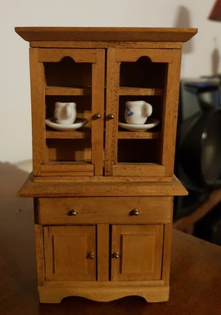 Mini credenza in legno | Arredamento bambole