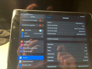 iPad 5 (quinta generación) - Gris/Negro 128 GB