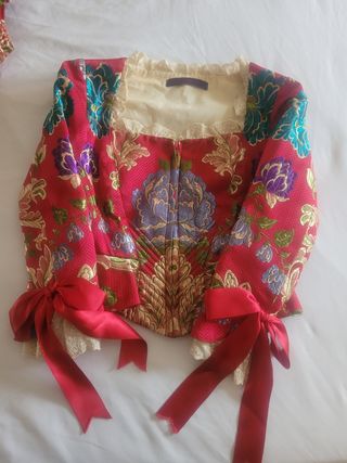 Traje alicantina/ fallera rojo-dorado