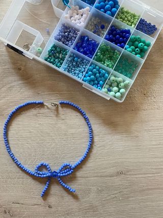 Collana fatta a mano blu