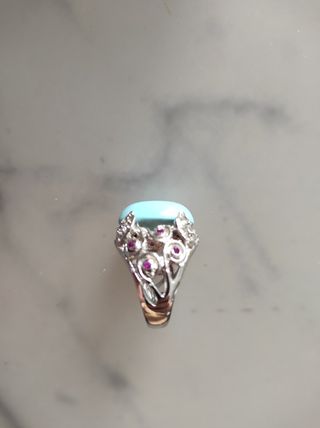 Anillo plata 925 con turquesa y rubíes.