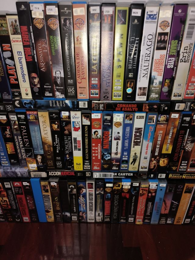 Collezione 126 film VHS: azione, teatro, ecc.