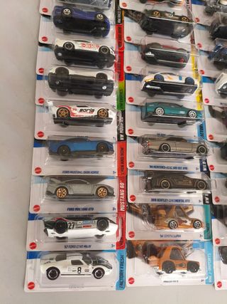 40 Hot Wheels coches escala 1:64