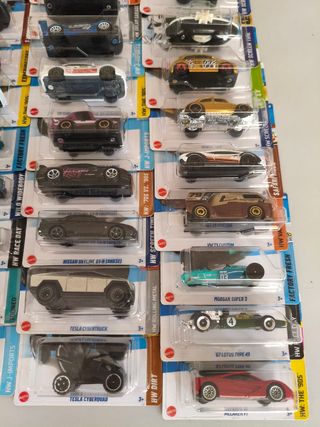 40 Hot Wheels coches escala 1:64