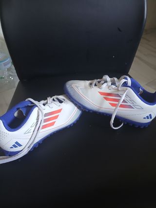 Zapatillas Adidas niño - blancas y azules
