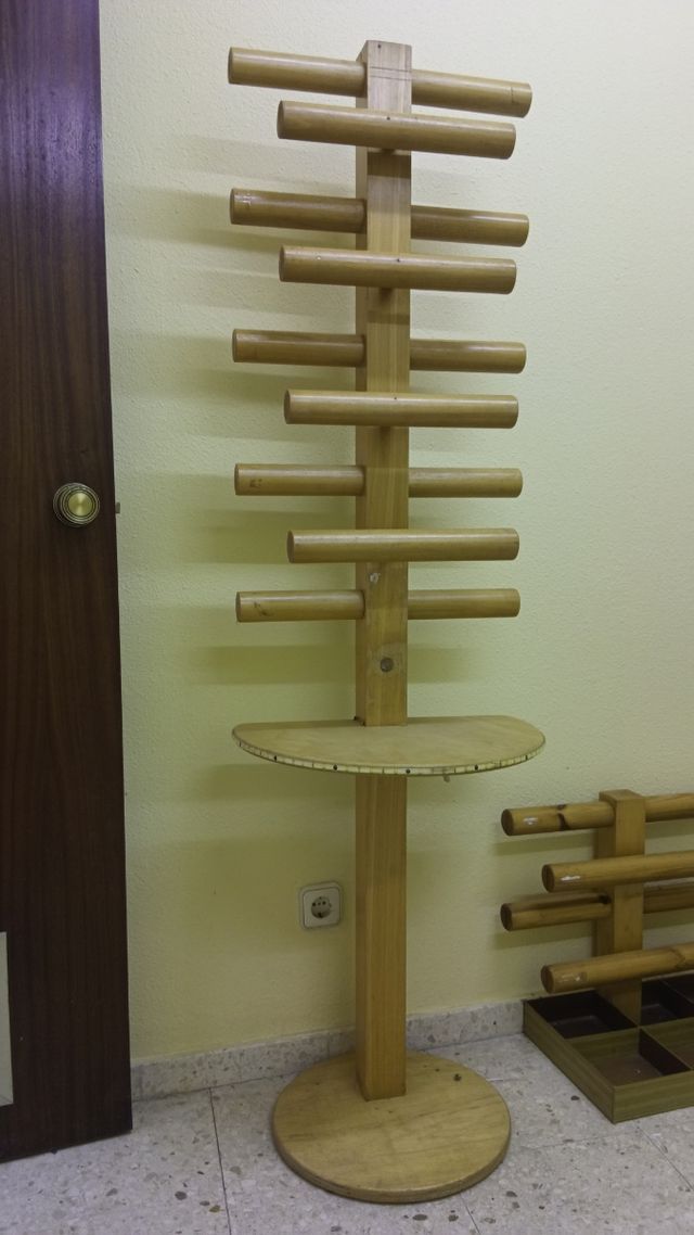 Expositor de madera para pulseras