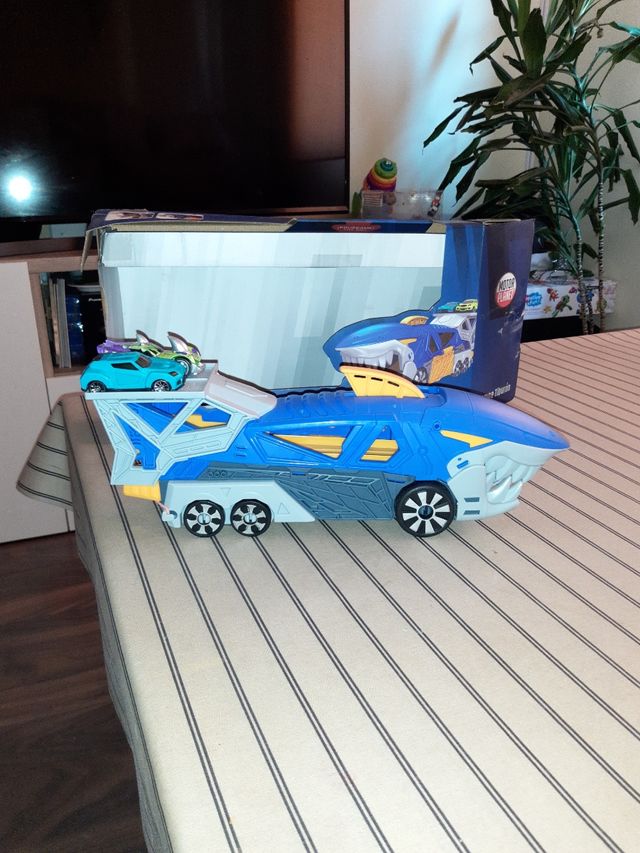 Transporte Tiburón Motor Planet