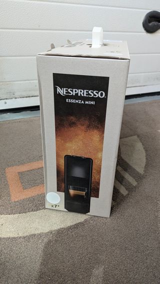 Cafetera Nespresso Essenza Mini
