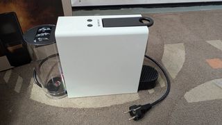 Cafetera Nespresso Essenza Mini