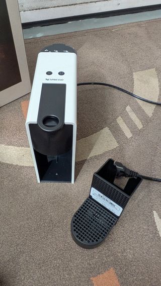 Cafetera Nespresso Essenza Mini