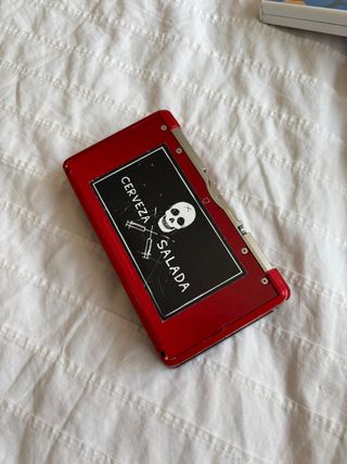 Nintendo 3DS roja - Edición Surf House Barcelona