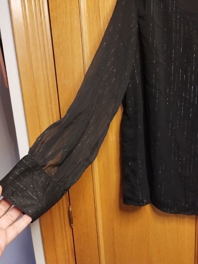 Blusa negra c/lentejuelas