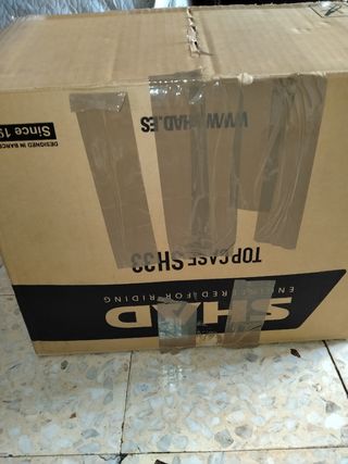 Baúl SHAD 33 moto - soporte incluido