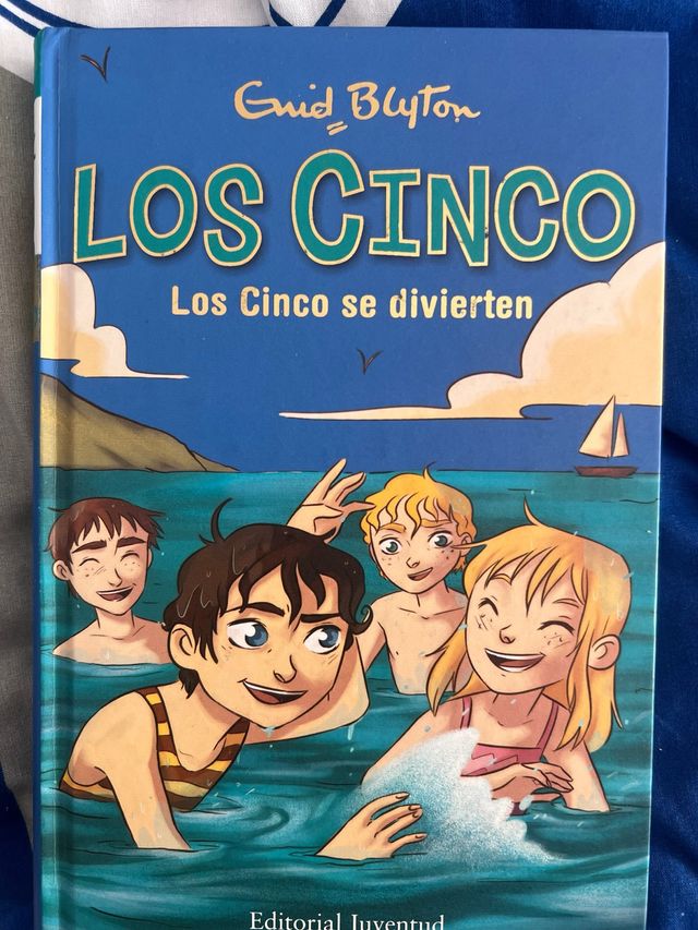 Los Cinco se divierten (Spanish Edition)