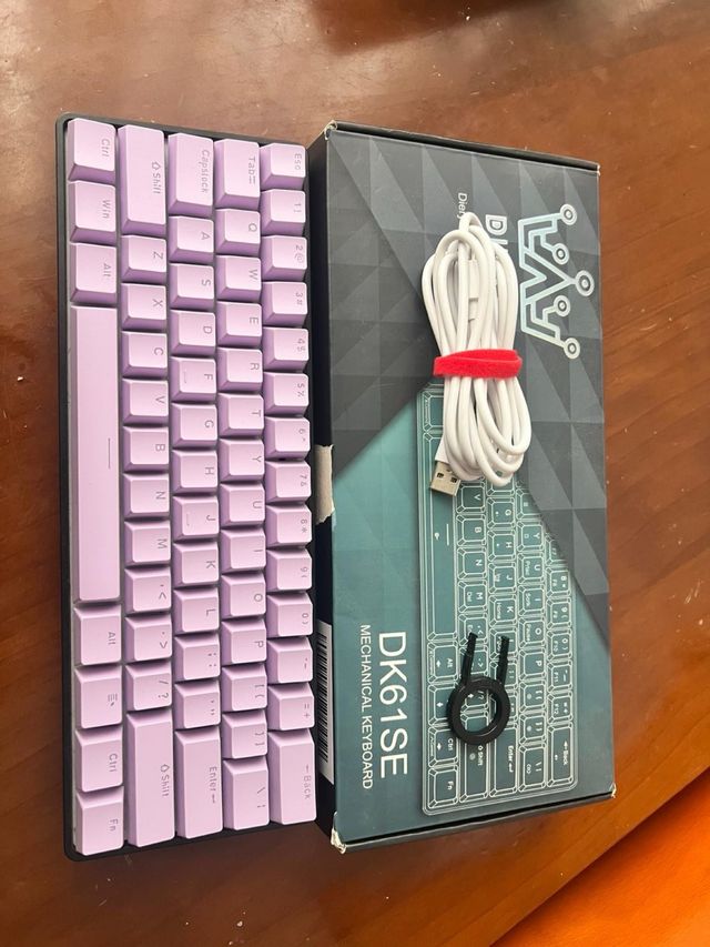 Teclado Mecánico Ducky 60% Rosa