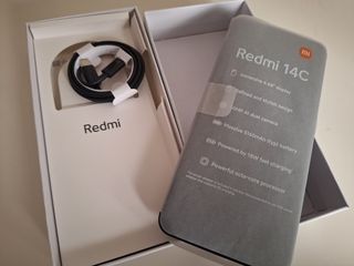 4 telefoni Xiaomi da 128 GB