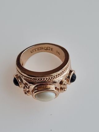 Anillo Uterqüe dorado con piedras