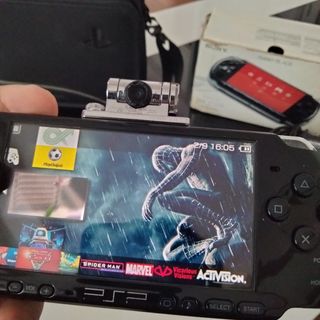 PlayStation Portable (PSP) 3004 negra
