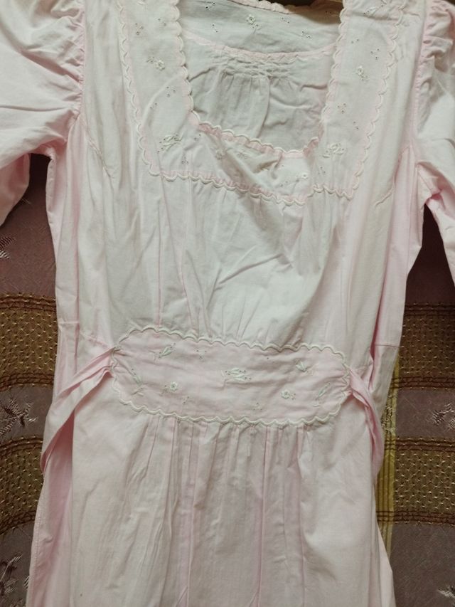 Camisón antiguo bordado