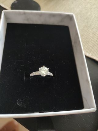 Anillo solitario plata, talla 6.