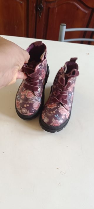 Botas niña flores -talla 25