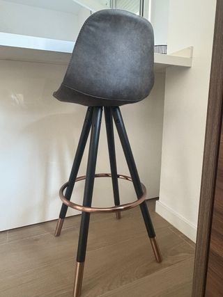 3 Taburetes grises oscuros - Patas negras
