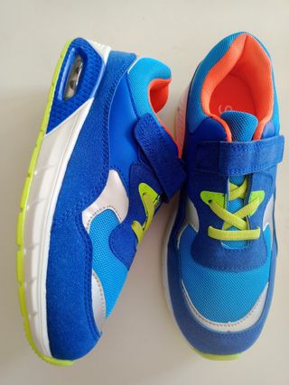 Zapatillas niño azul y naranja