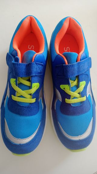 Zapatillas niño azul y naranja