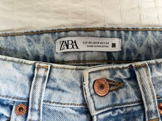 Jeans Zara Mom fit - Azul claro