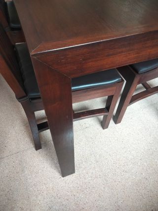 Mesa + 4 sillas madera maciza