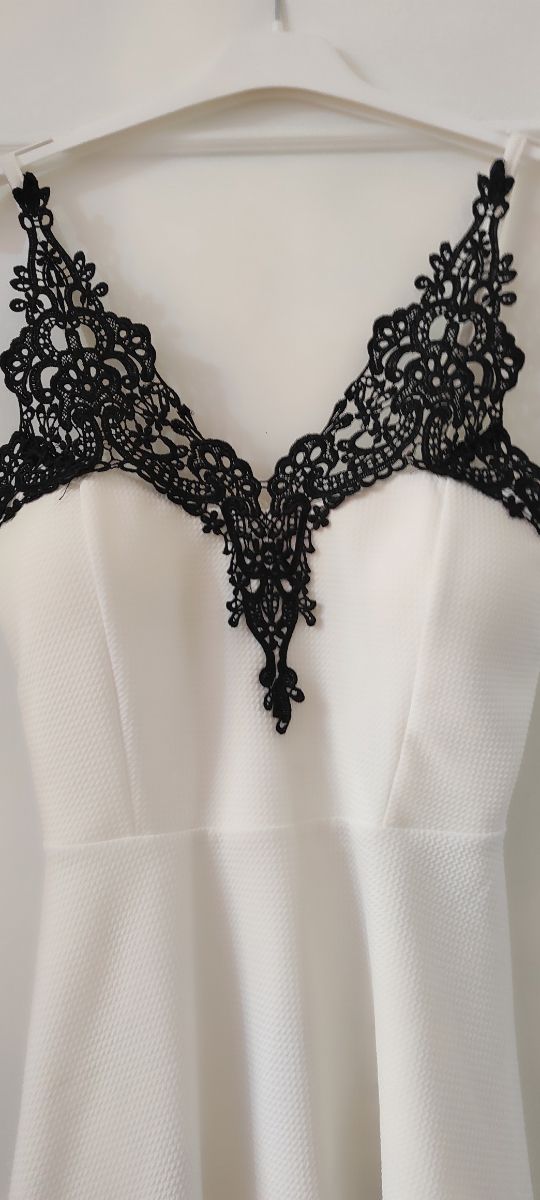 Vestito elegante bianco e nero