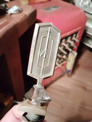 Emblemas delanteros Oldsmobile