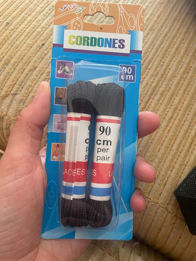 Cordões Castanhos 90cm - Novo