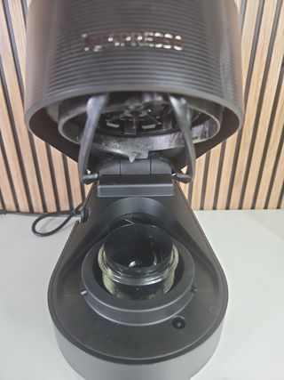 Cafetera de Cápsulas Nespresso DeLonghi Vertuo Pop