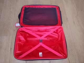 Maleta Helly Hansen - Negra y Roja